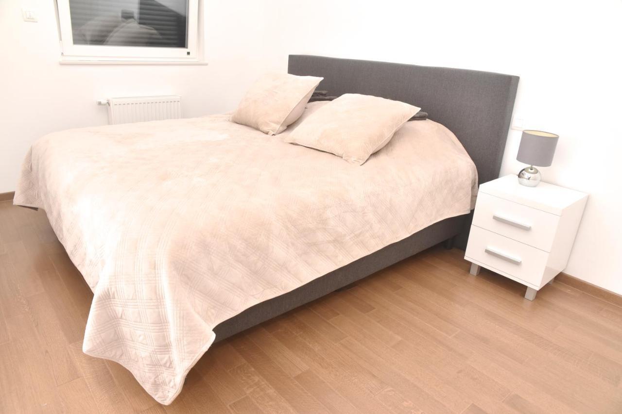 באניה לוקה Jackey Apartment מראה חיצוני תמונה